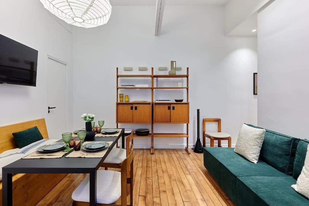 Appartement In The Center Of By Prestige