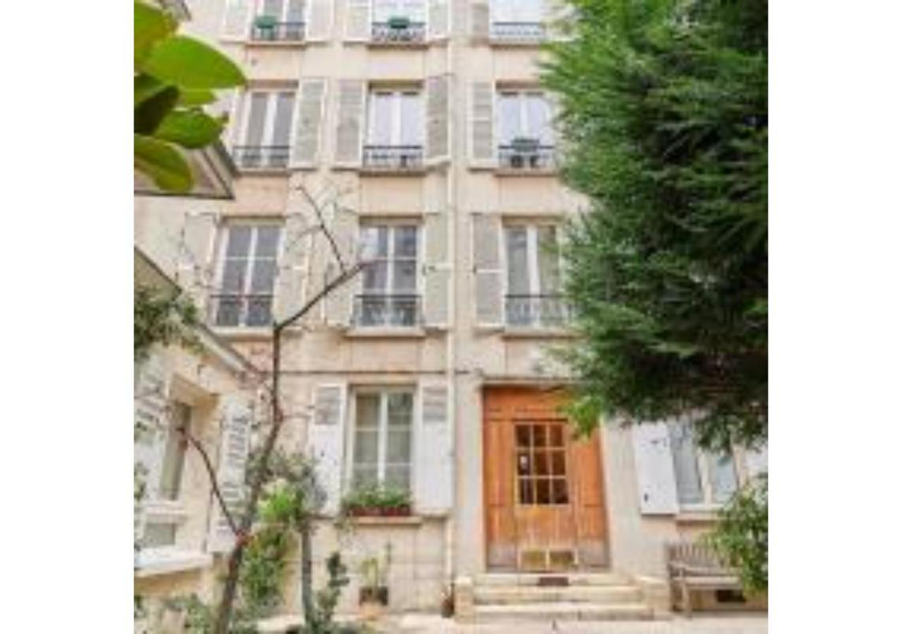 Appartement In The Center Of By Prestige *